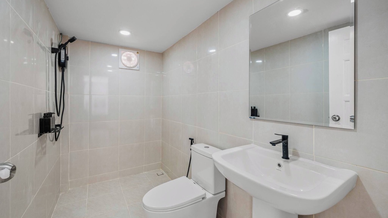 Photo of Bathroom in Maret