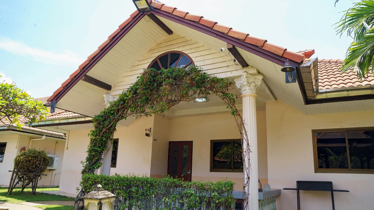 Photo of Patio Balcony in Si Racha