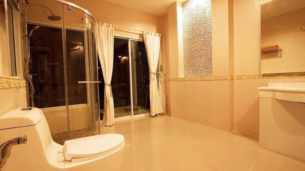 Photo of Bathroom in Tha Muang