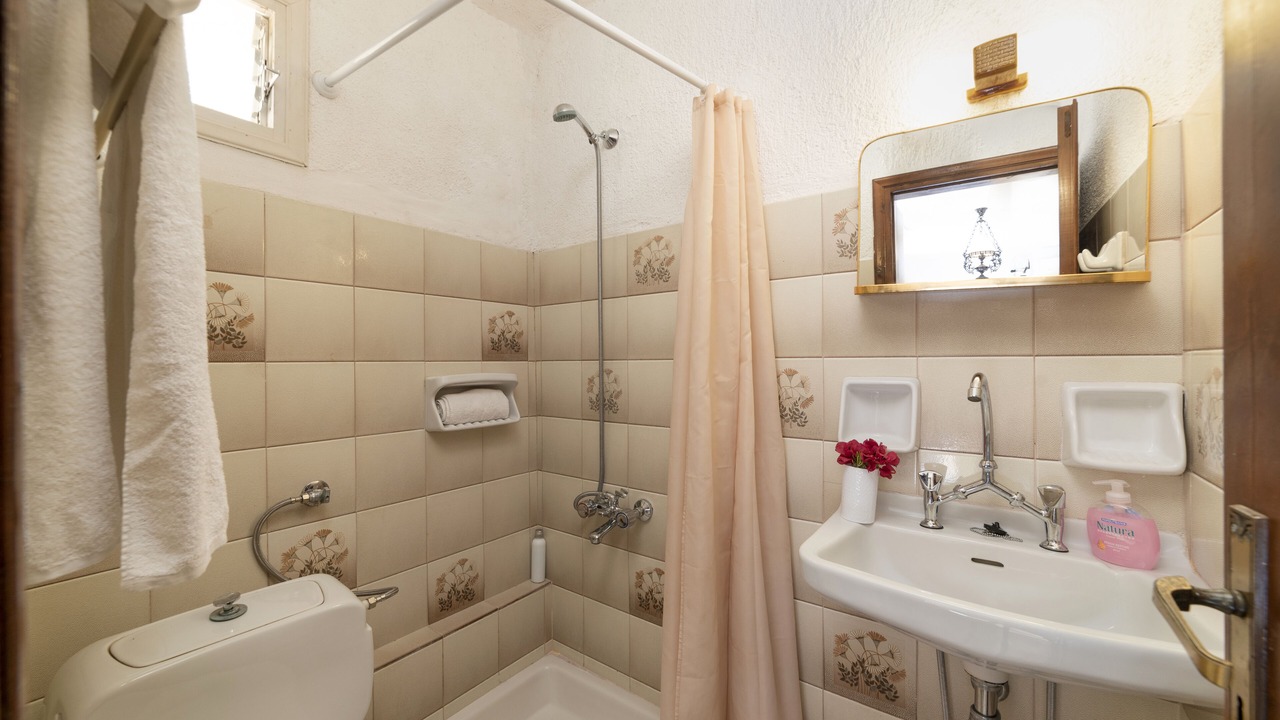 Photo of Bathroom in Kalo Chorio