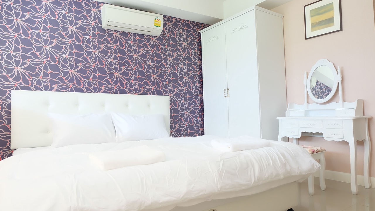 Photo of Bedroom in Samsen Nai