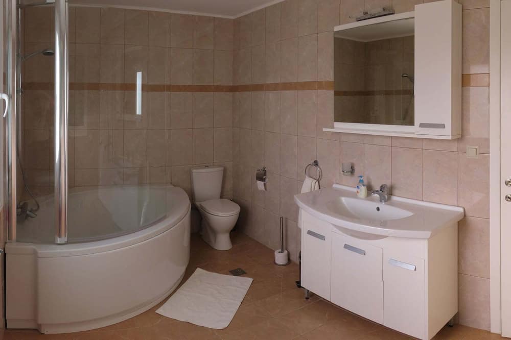 Photo of Bathroom in Makry Gialos