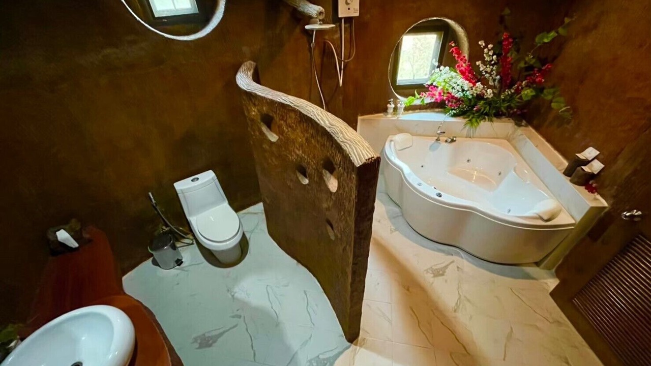 Photo of Bathroom in Tha Khoei