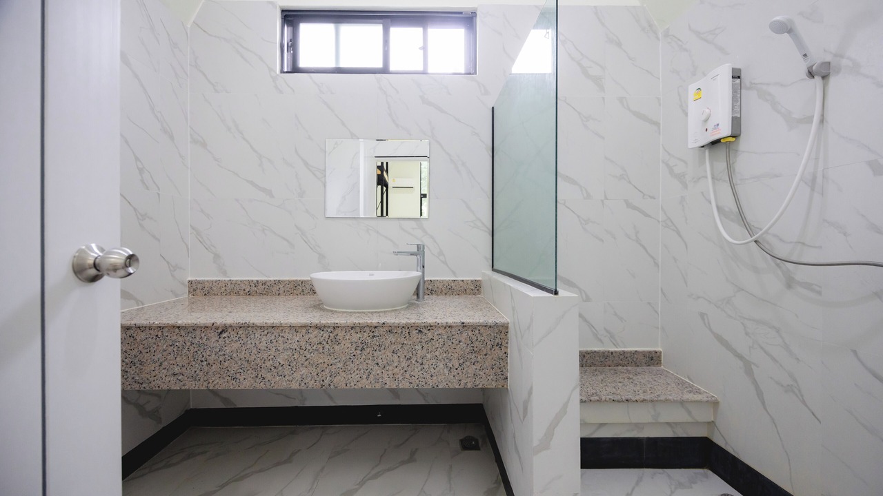 Photo of Bathroom in Tha Wung