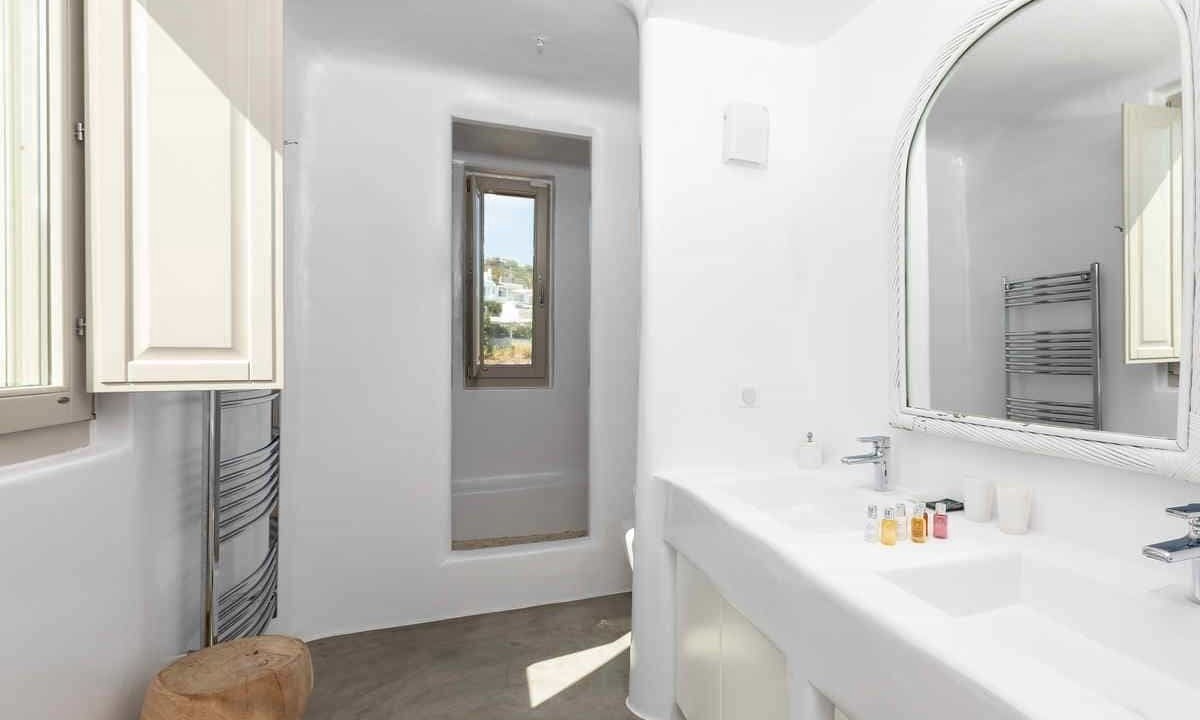 Photo of Bathroom in Agios Ioannis