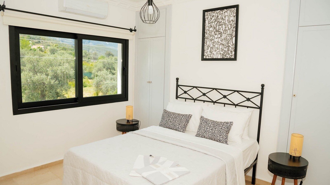 Photo of Bedroom in Karavas