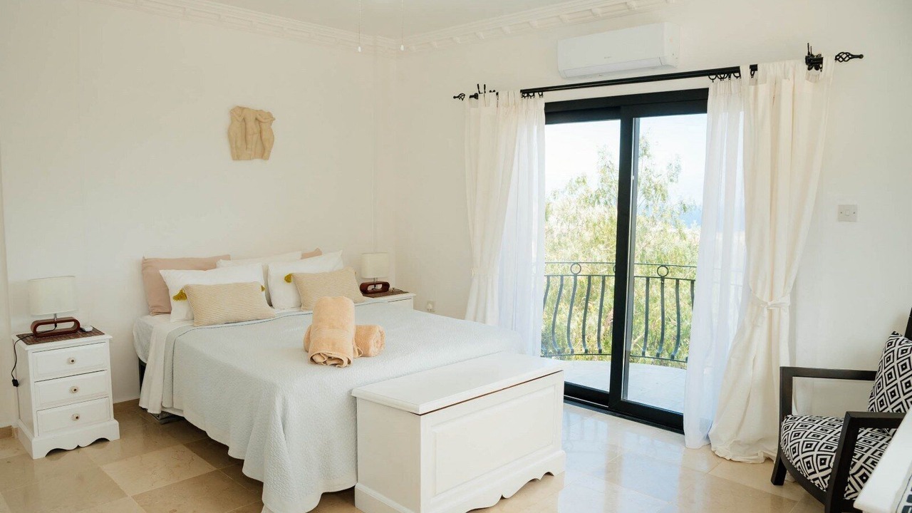 Photo of Bedroom in Karavas