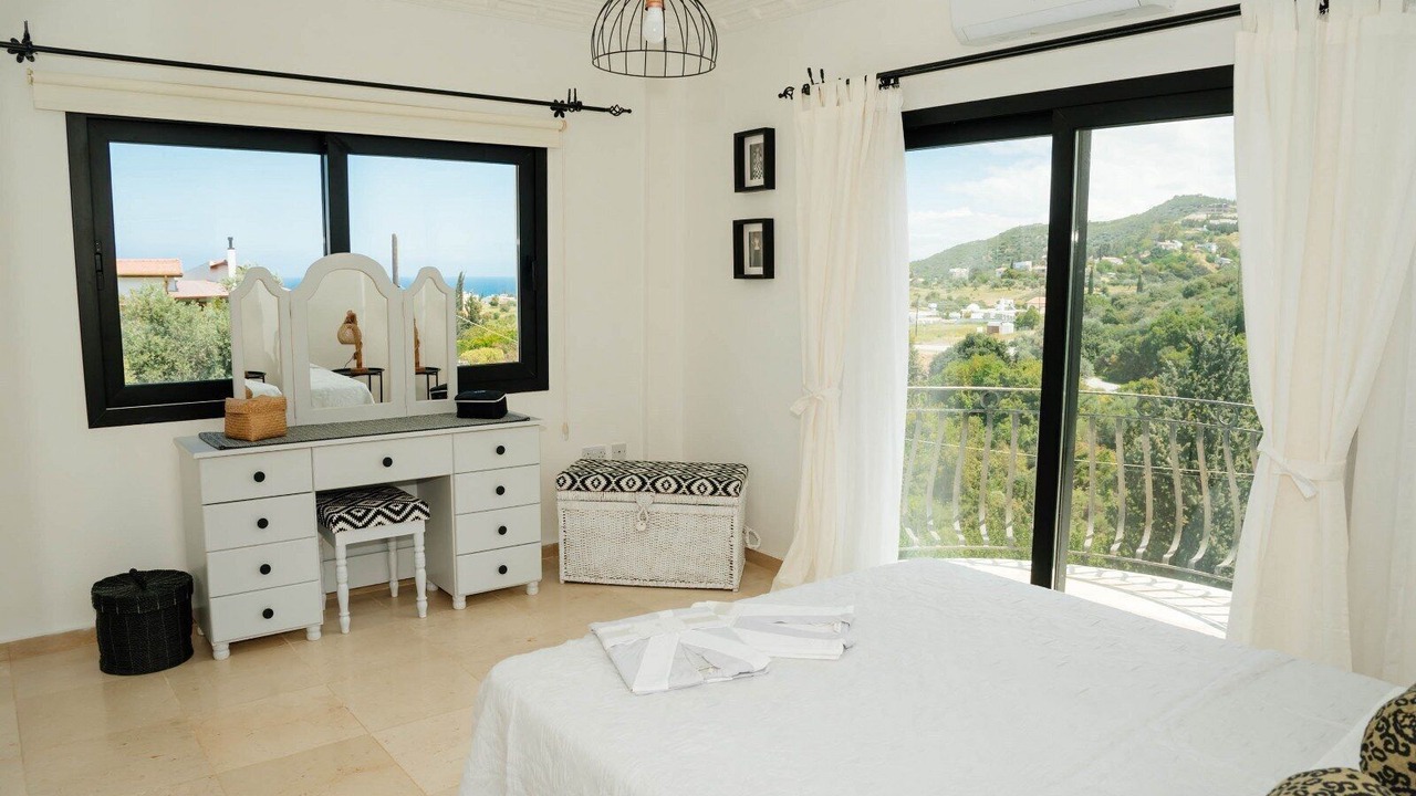 Photo of Bedroom in Karavas