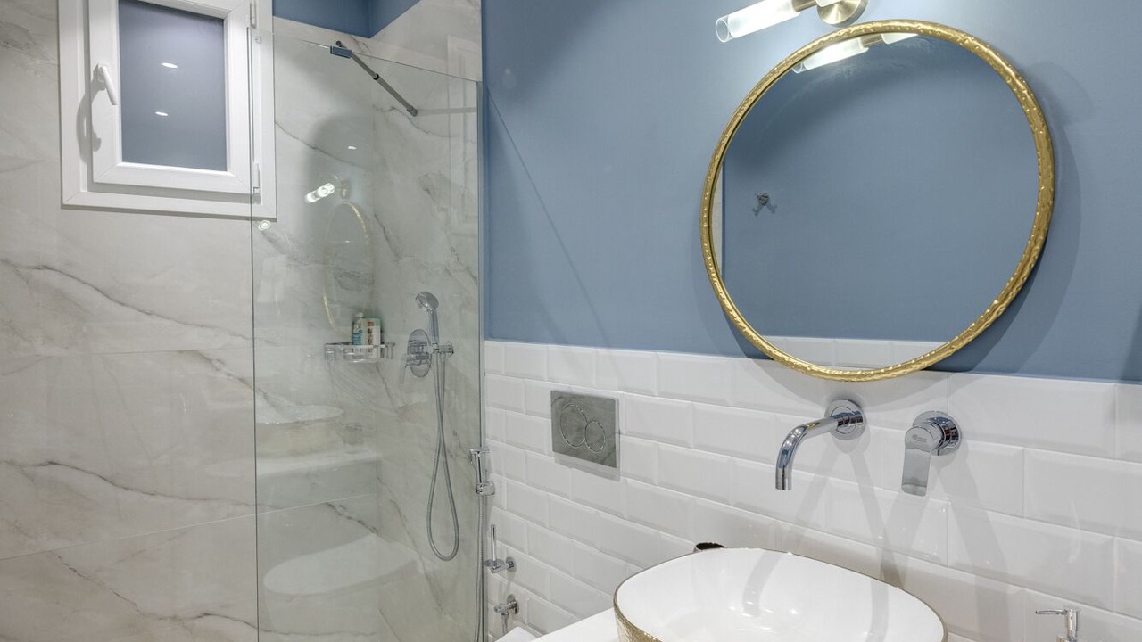 Photo of Bathroom in Ermoupoli