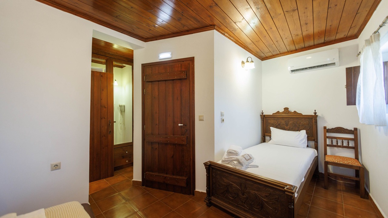 Photo of Bedroom in Omales