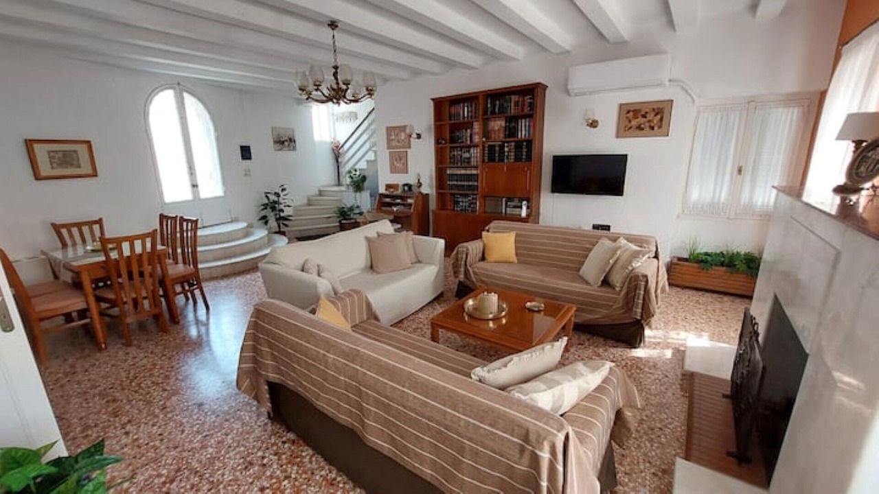 Photo of Livingroom in Tolo
