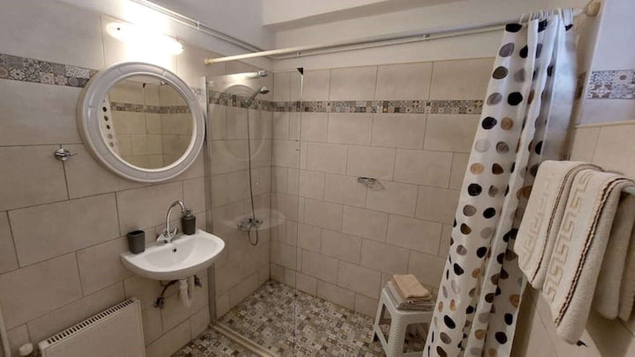 Photo of Bathroom in Tolo