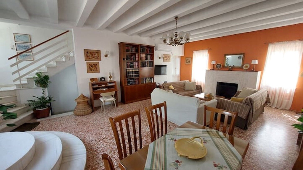 Photo of Livingroom in Tolo