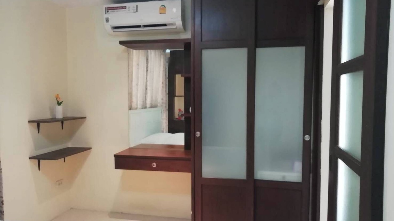 Photo of Bedroom in Samsen Nok