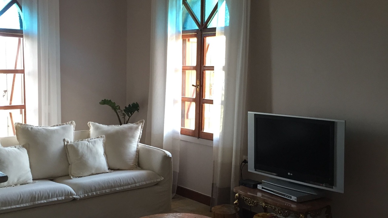 Photo of Livingroom in East Mani