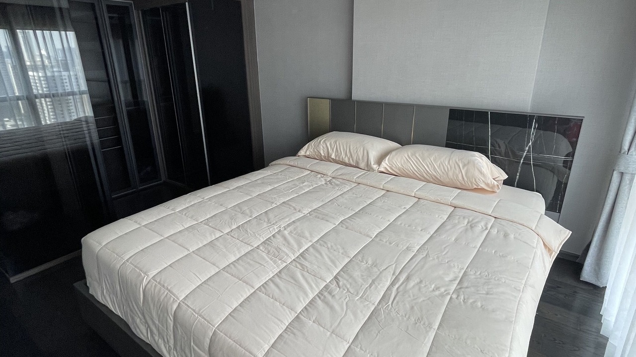 Photo of Bedroom in Thanon Phetchaburi