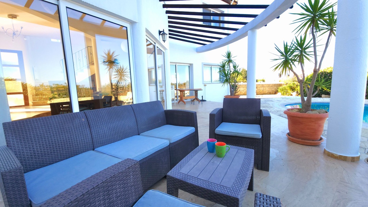 Photo of Patio Balcony in Karavas