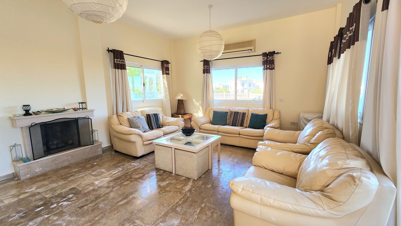 Photo of Livingroom in Karavas