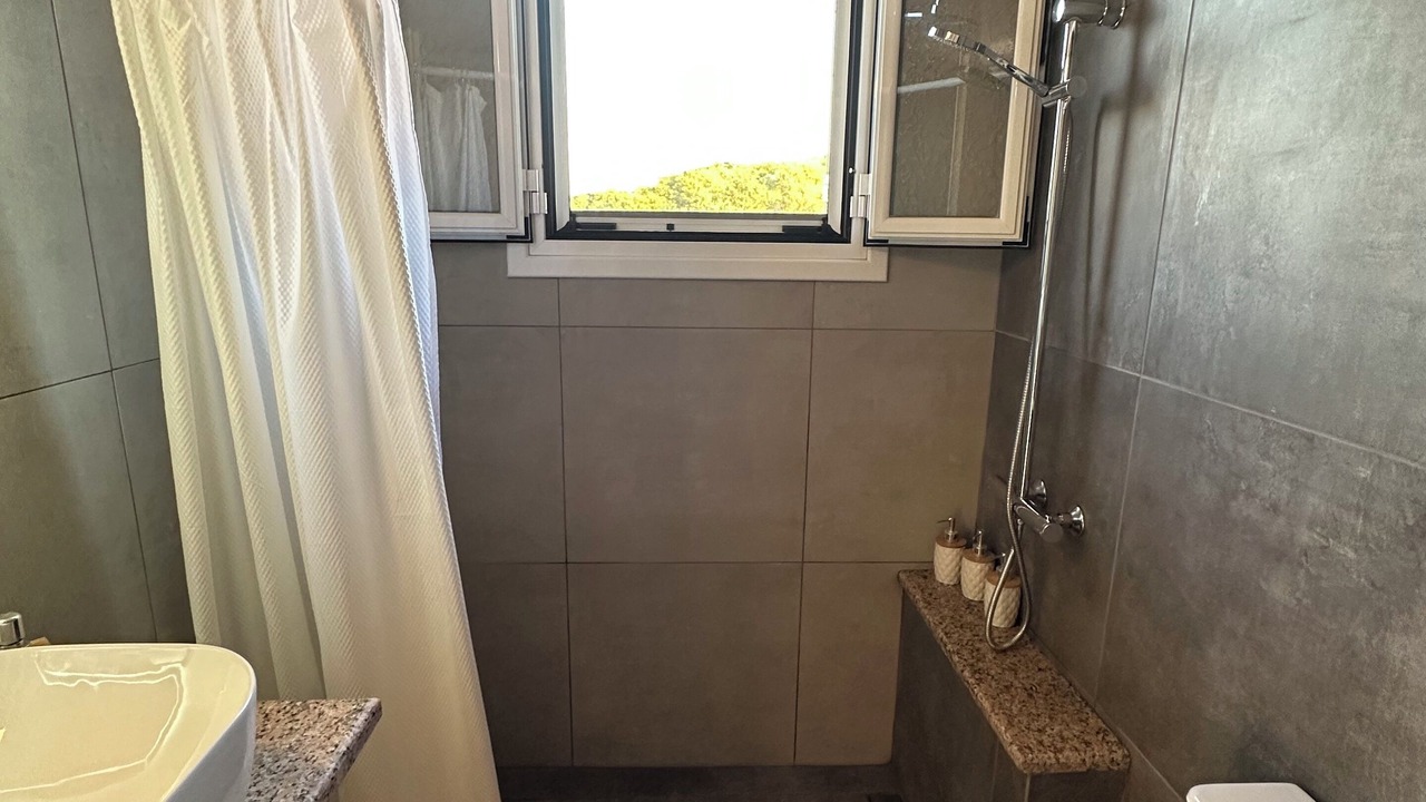 Photo of Bathroom in Leivathos