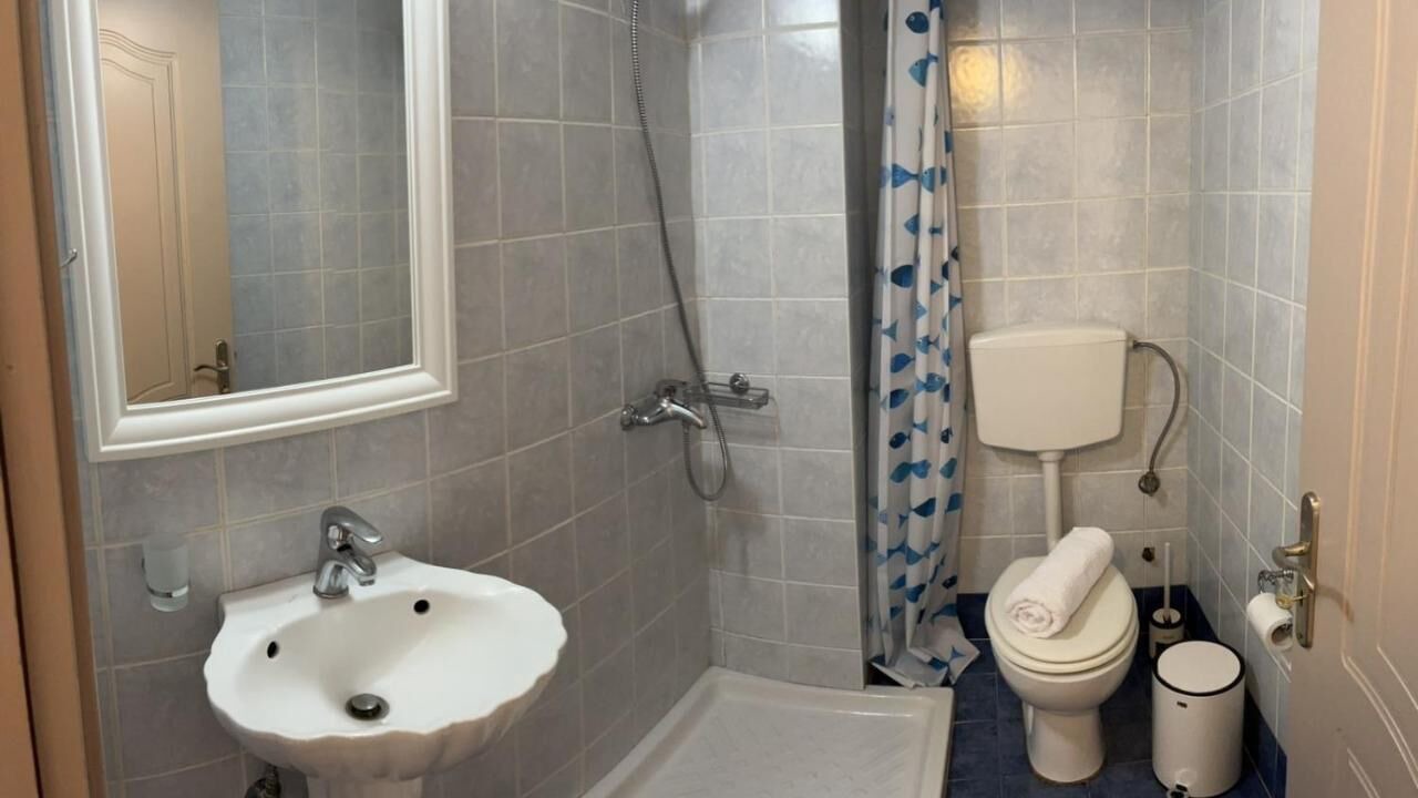 Photo of Bathroom in Raches