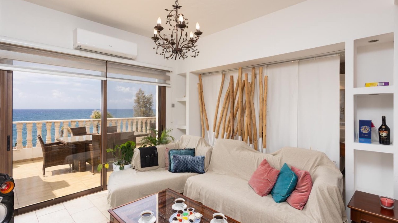 Photo of Livingroom in Pomos