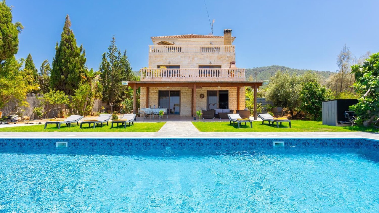 Photo of Outdoor in Pomos