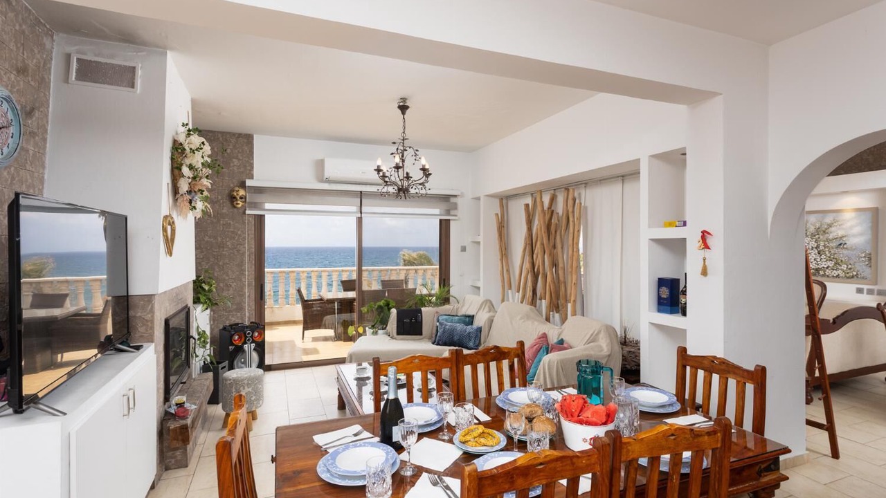Photo of Livingroom in Pomos