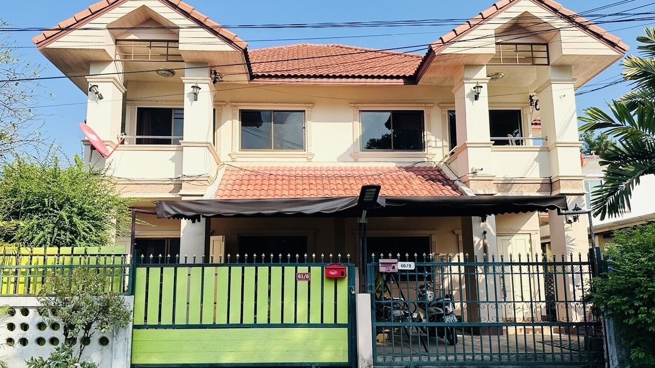 Photo of Outdoor in Wua Lai