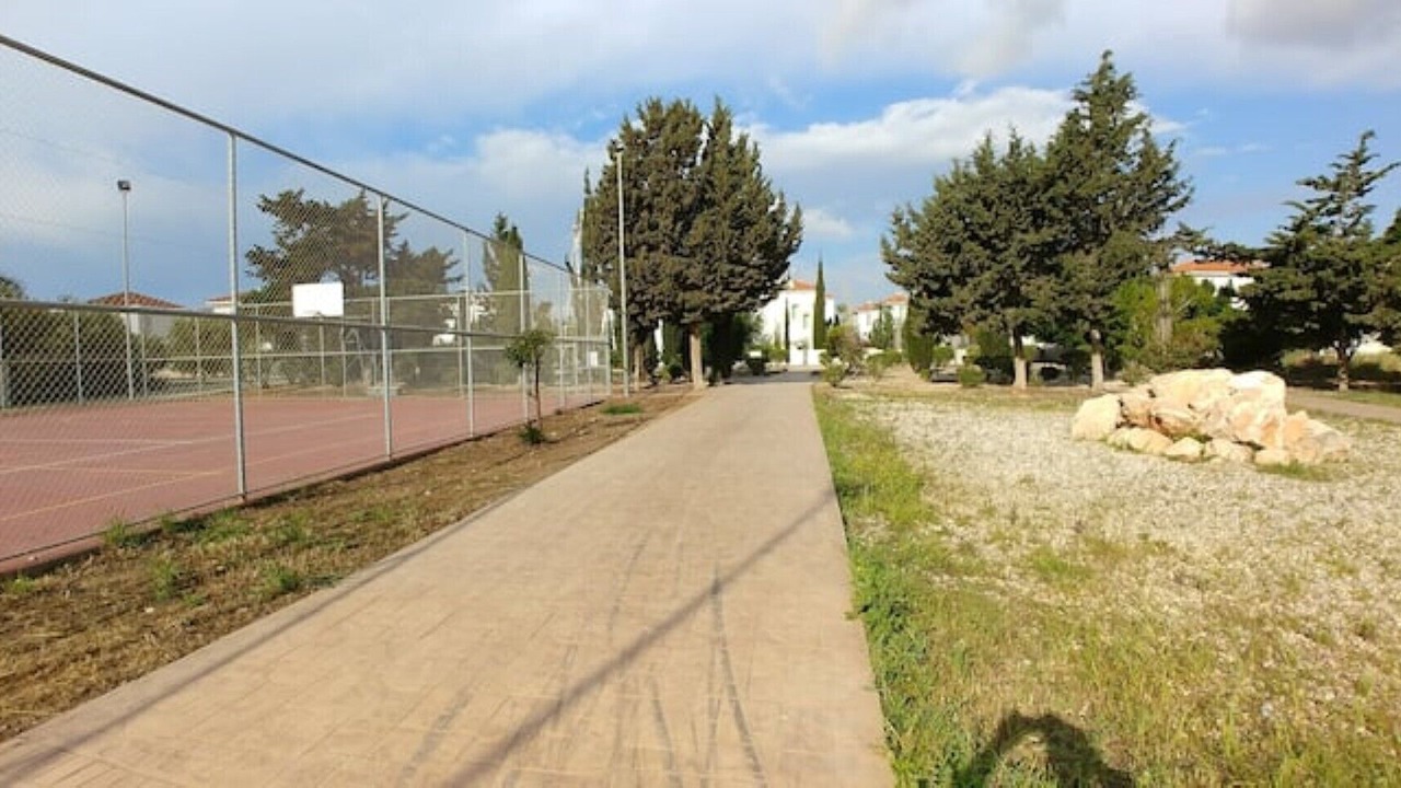 Photo of Others in Pernera