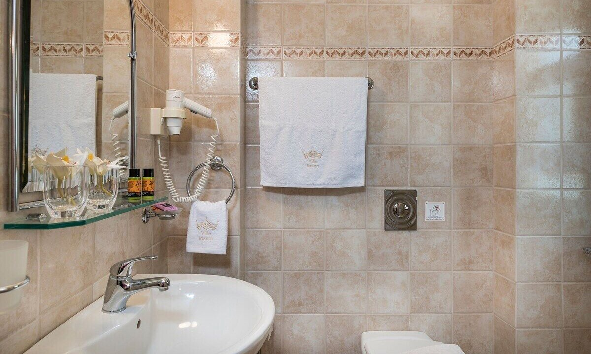 Photo of Bathroom in Maleme