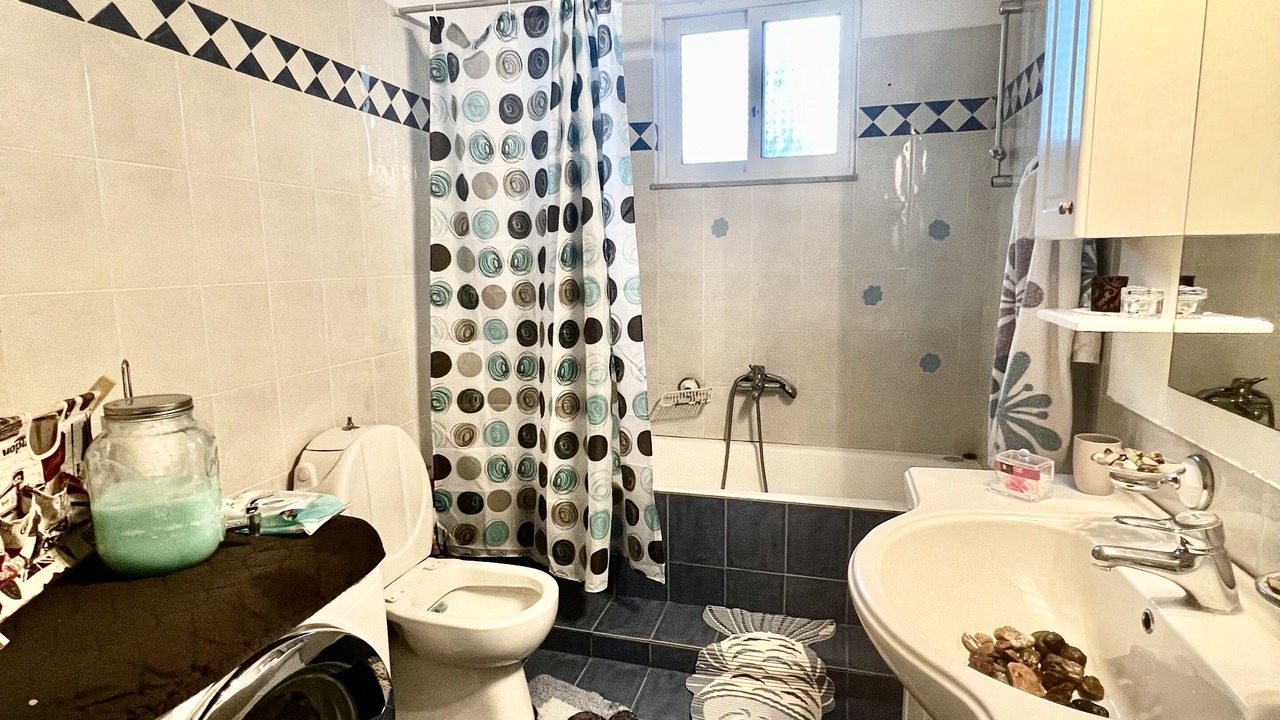Photo of Bathroom in Karyes