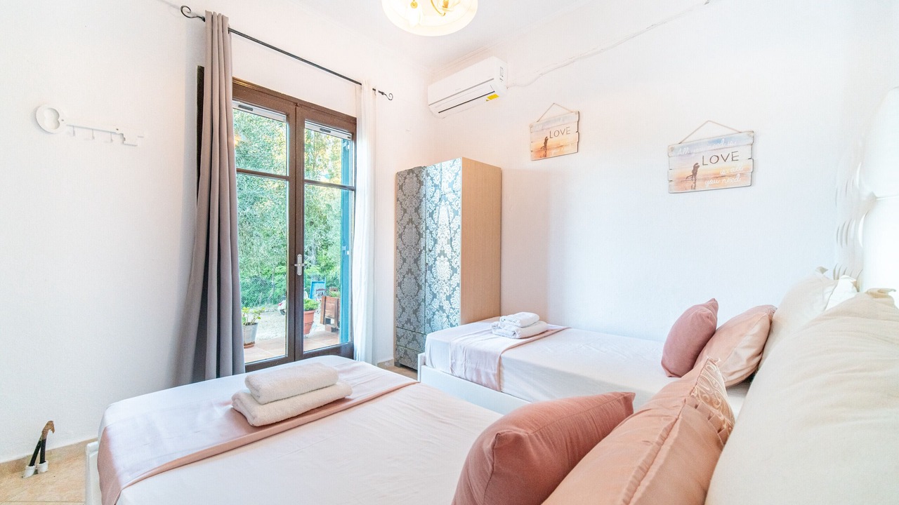 Photo of Bedroom in Argyrades