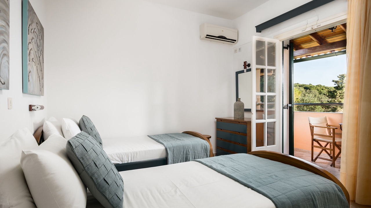 Photo of Bedroom in Messonghi