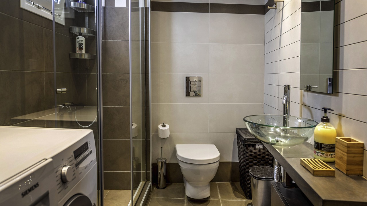 Photo of Bathroom in Old Quarter