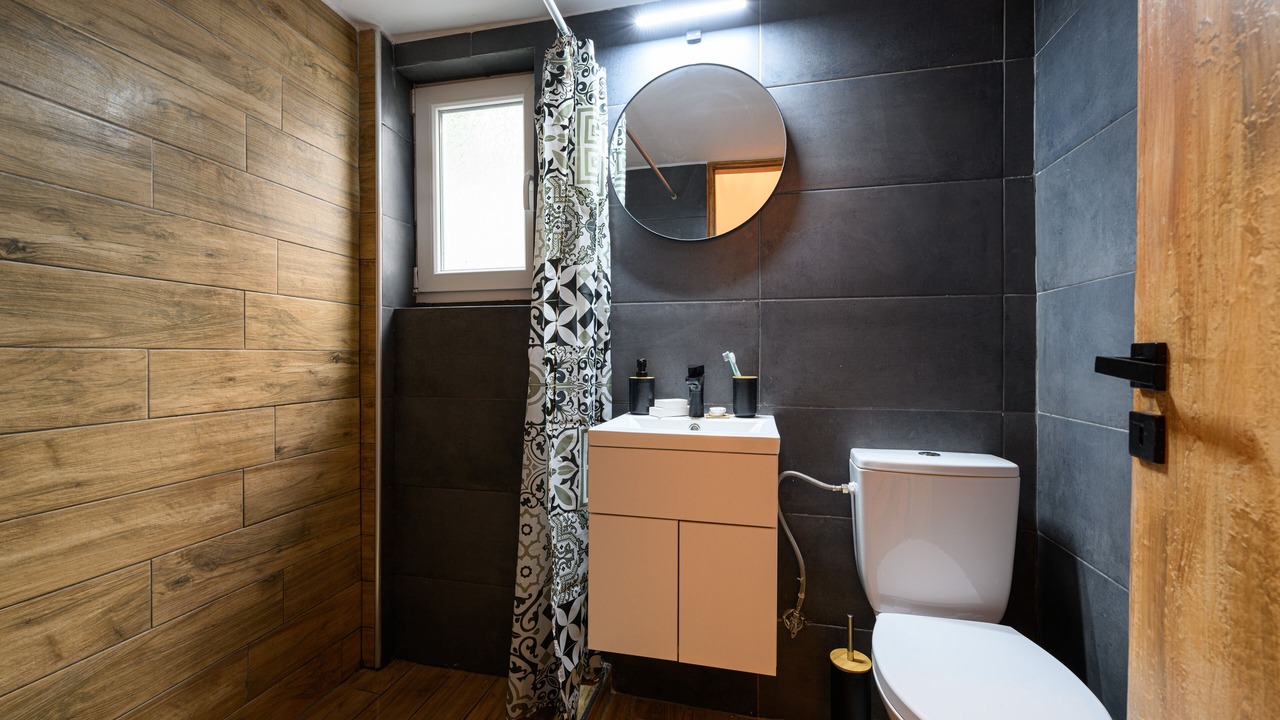 Photo of Bathroom in Kypseli