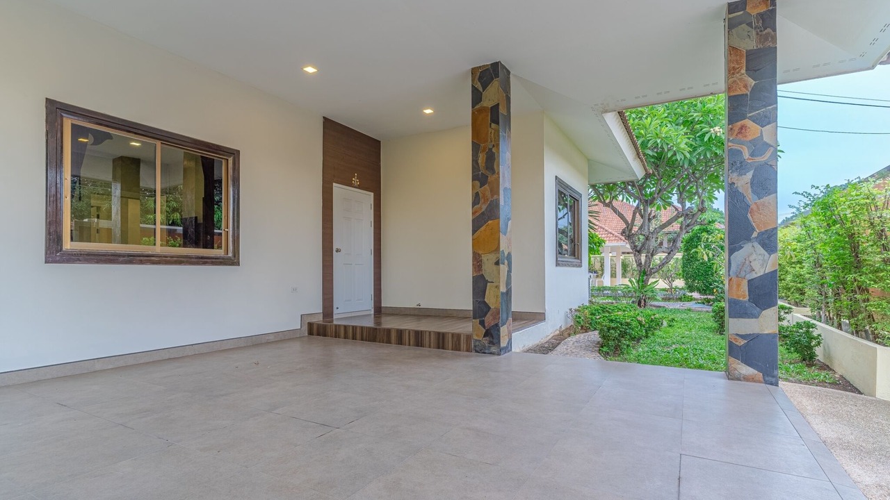 Photo of Patio Balcony in Nong Prue