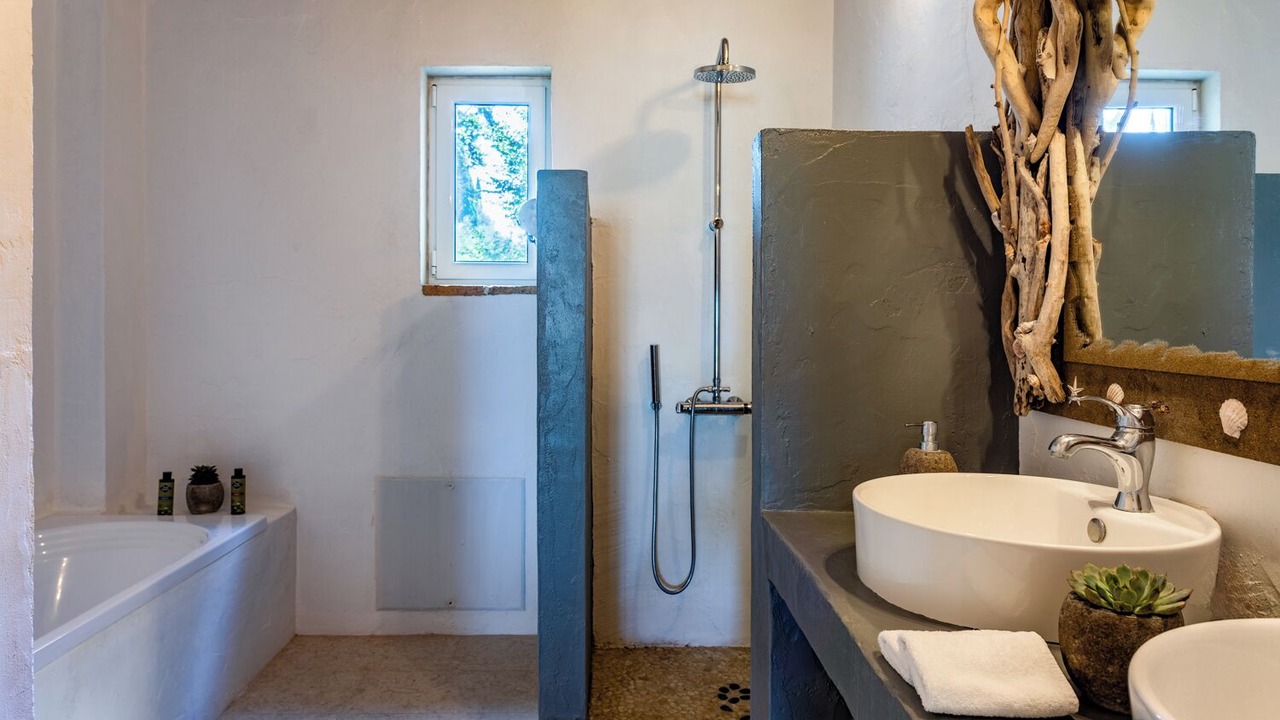Photo of Bathroom in Molos