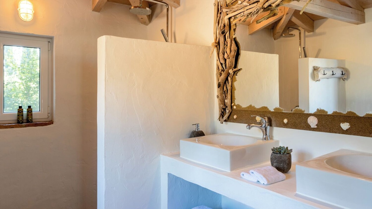 Photo of Bathroom in Molos