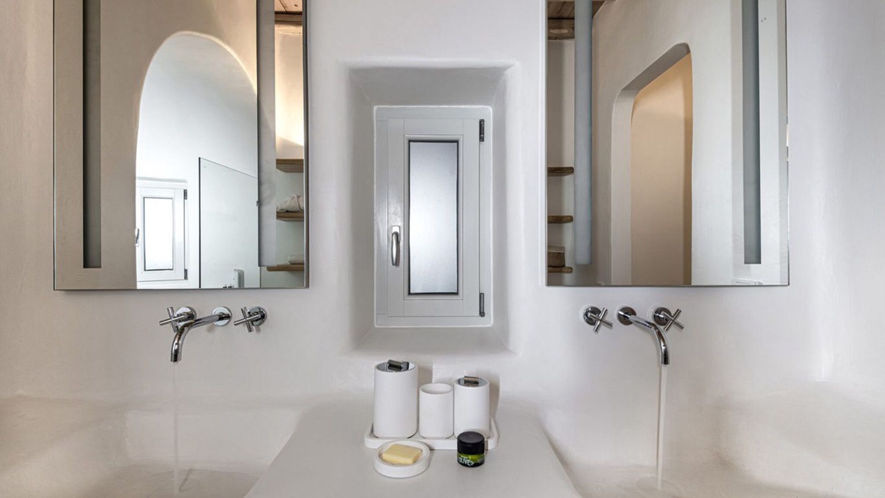 Photo of Bathroom in Tourlos