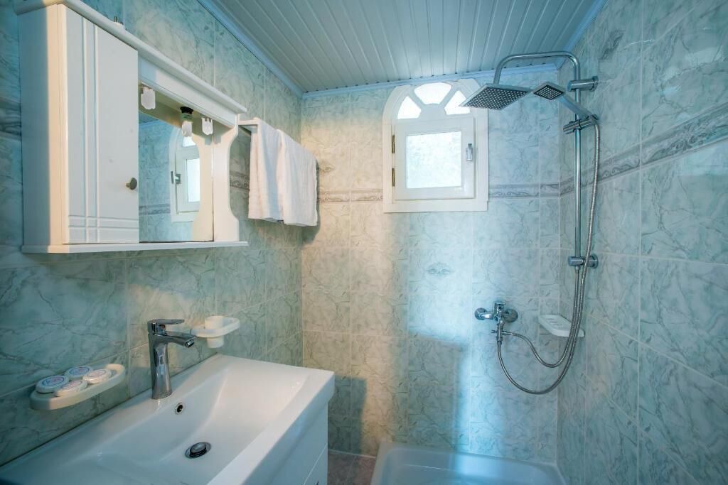Photo of Bathroom in Limni Keri