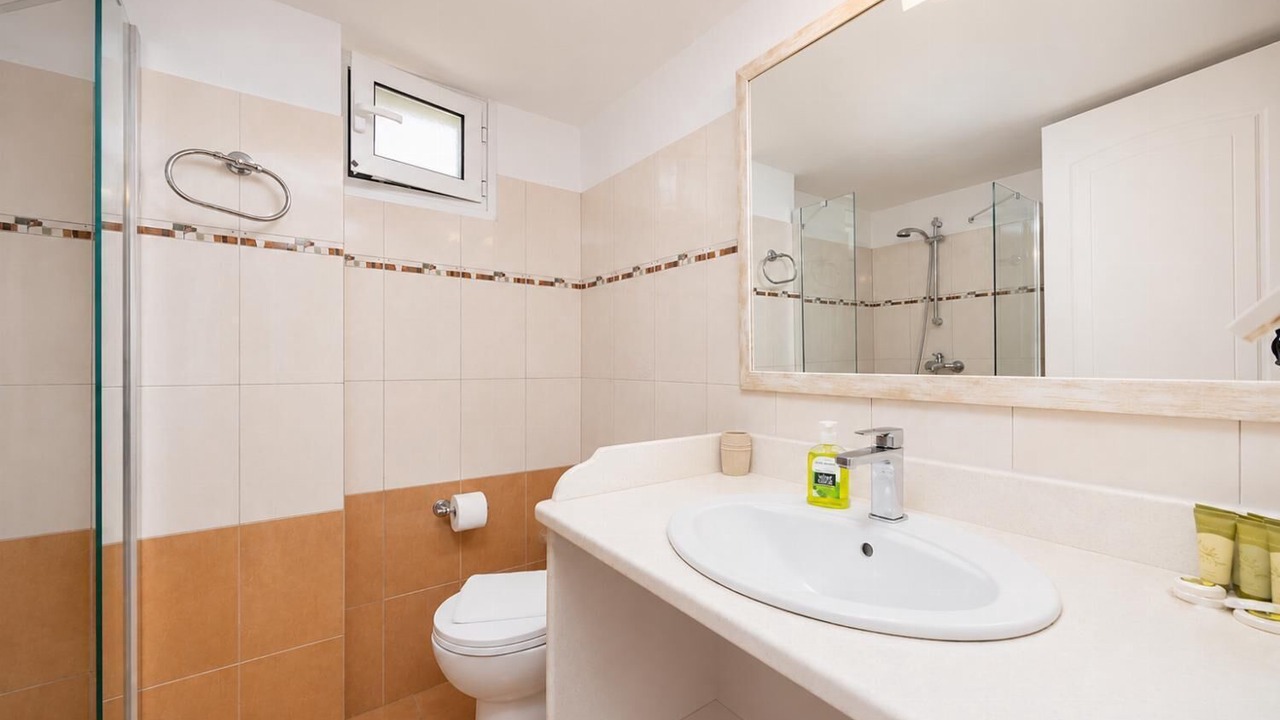 Photo of Bathroom in Lakka