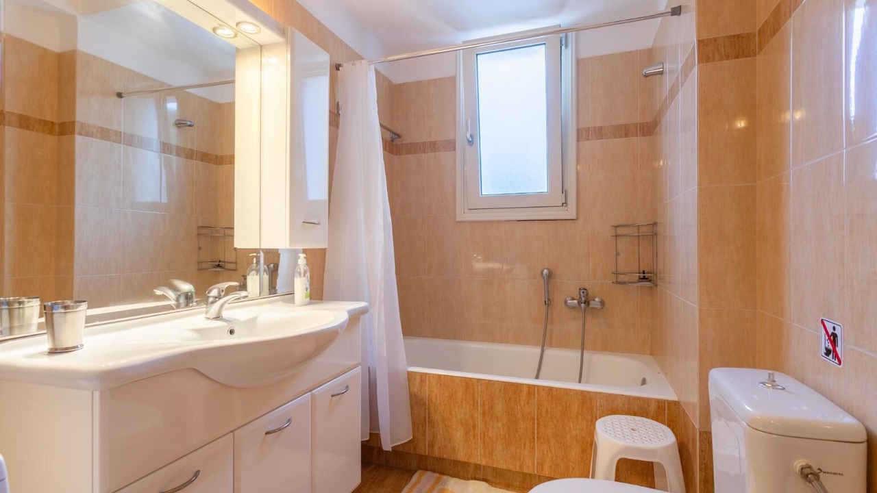 Photo of Bathroom in Gerani