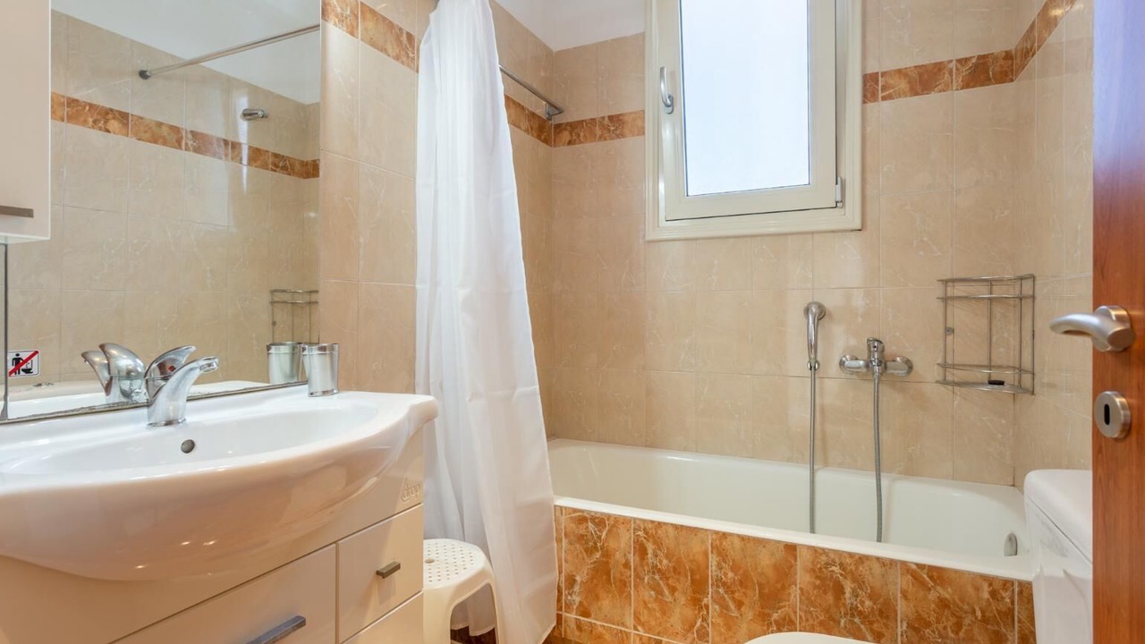 Photo of Bathroom in Gerani