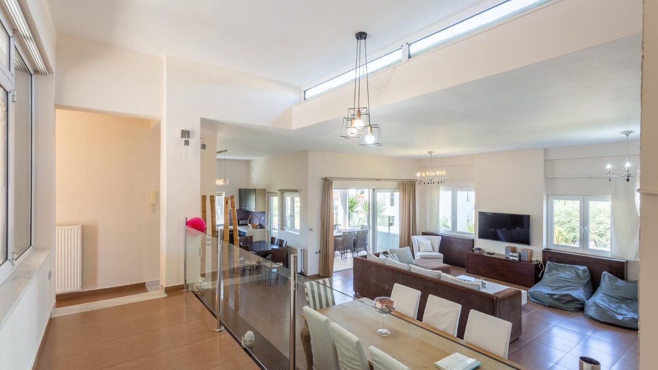 Photo of Livingroom in Adelianos Kampos