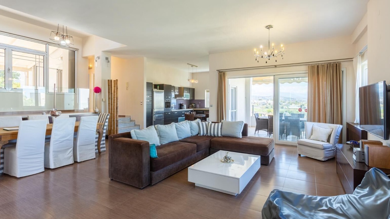 Photo of Livingroom in Adelianos Kampos