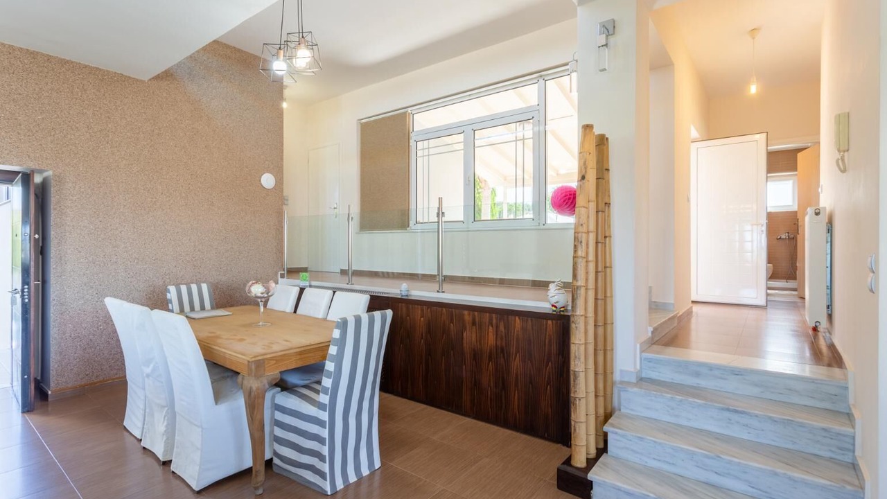 Photo of Livingroom in Adelianos Kampos