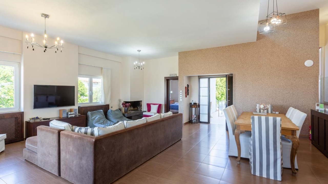 Photo of Livingroom in Adelianos Kampos