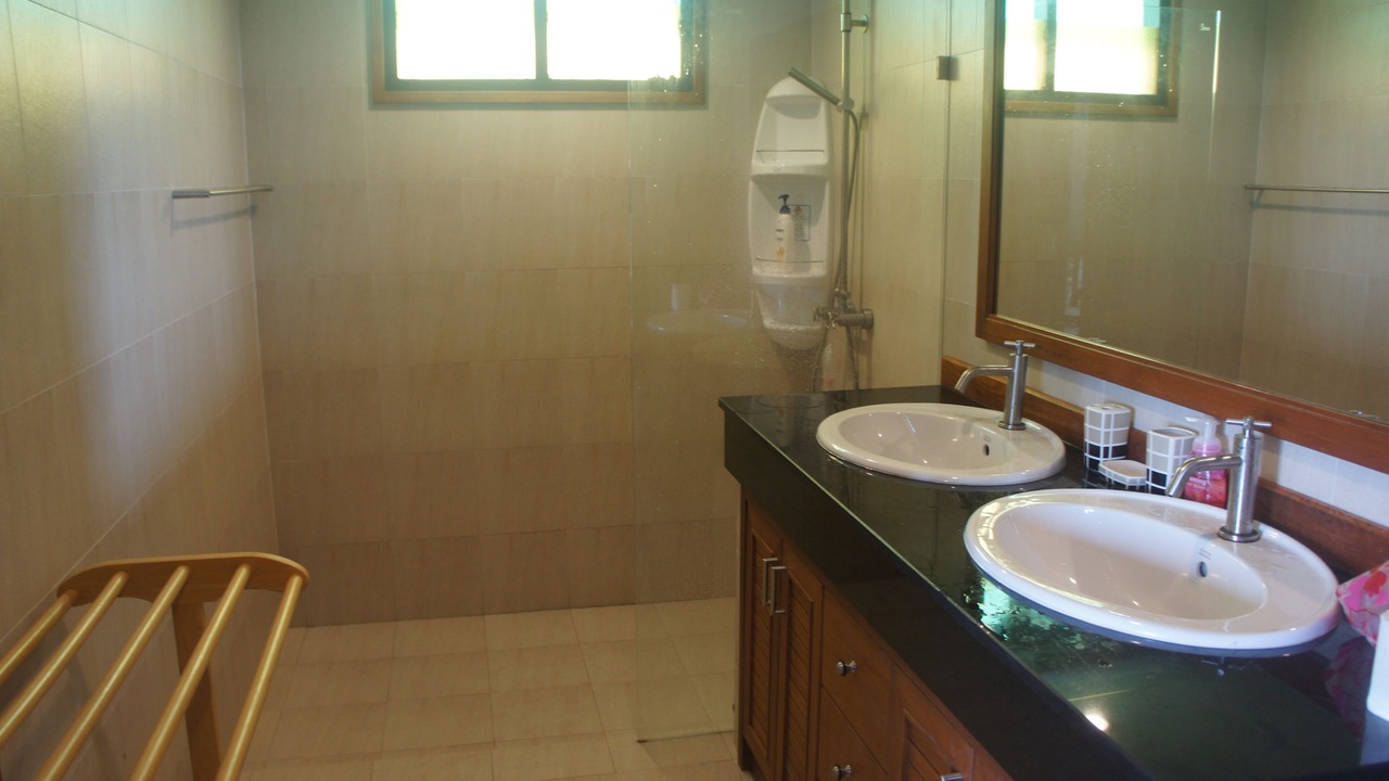 Photo of Bathroom in Khanom