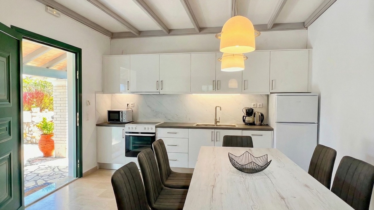 Photo of Kitchen in Petaleia