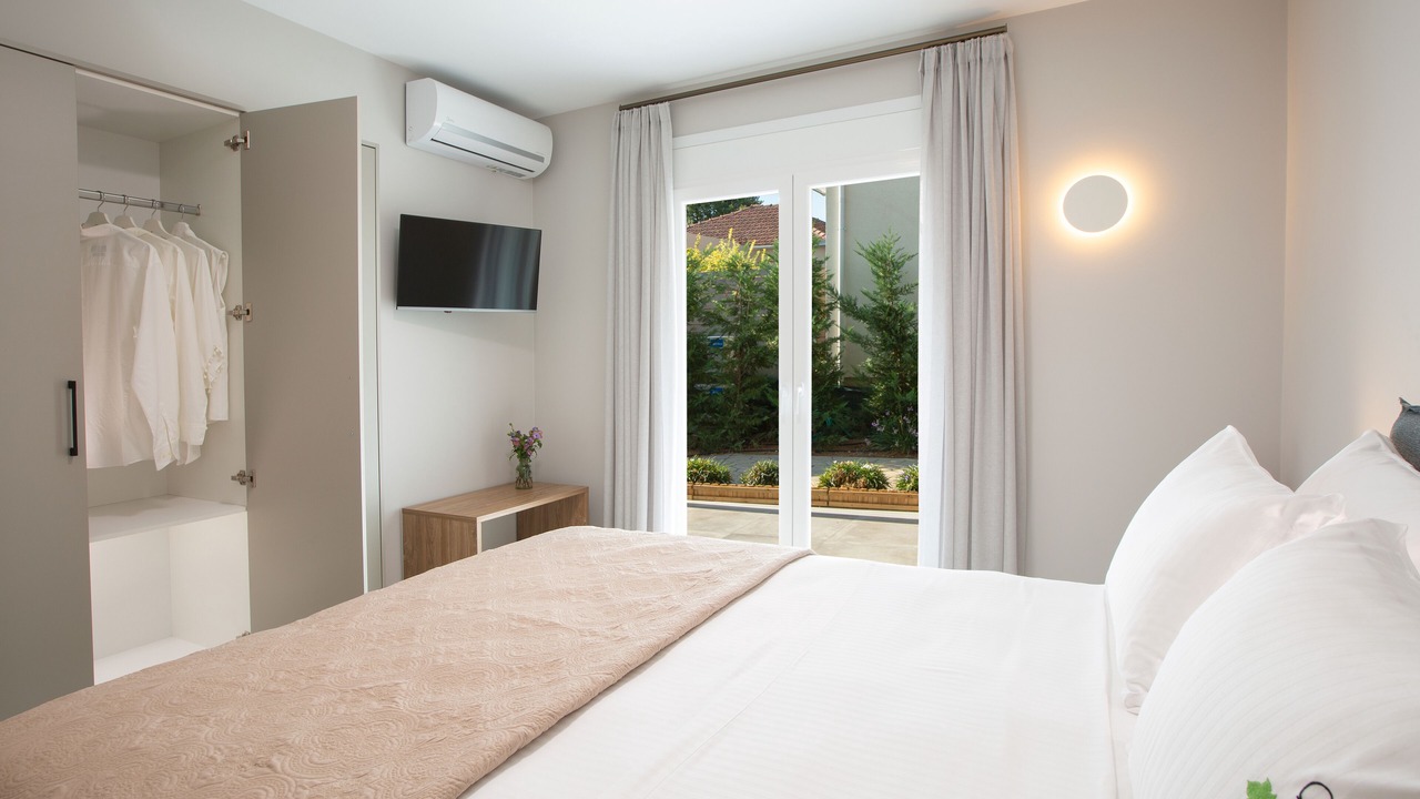 Photo of Bedroom in Apolpaina